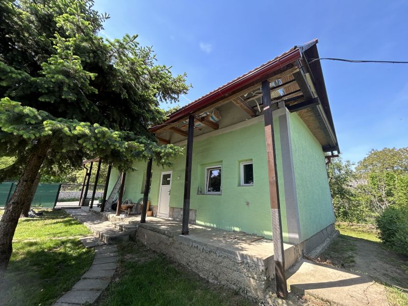 PREDAJ- Zrekonštruované rodinné domy v obci Dolné Plachtince