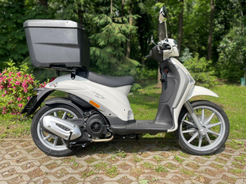 Motorový skúter Piaggio Liberty 125