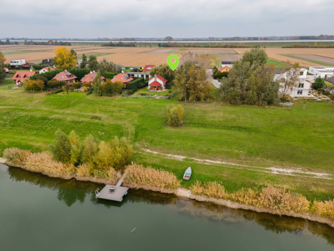 Celoročne obývateľný rekreačný dom pri Vojčianskom jazere (CHKO Dunajské Luhy) 30 min. od Bratislavy
