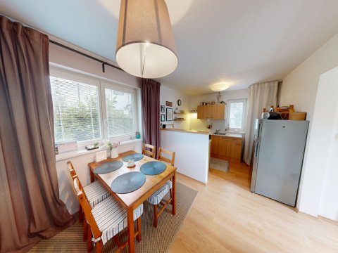 Celoročne obývateľný rekreačný dom pri Vojčianskom jazere (CHKO Dunajské Luhy) 30 min. od Bratislavy