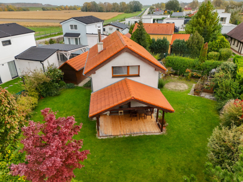 Celoročne obývateľný rekreačný dom pri Vojčianskom jazere (CHKO Dunajské Luhy) 30 min. od Bratislavy Celoročne obývateľný rekreačný dom pri Vojčianskom jazere (CHKO Dunajské Luhy) 30 min. od Bratislavy