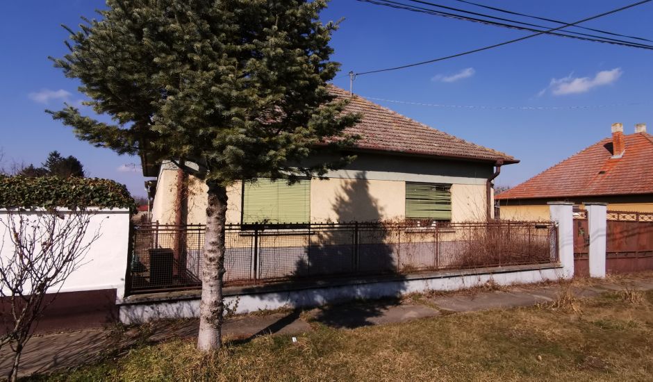 Dražba rodinného domu v obci Horné Saliby - časť Hrušov Dražba rodinného domu v obci Horné Saliby - časť Hrušov