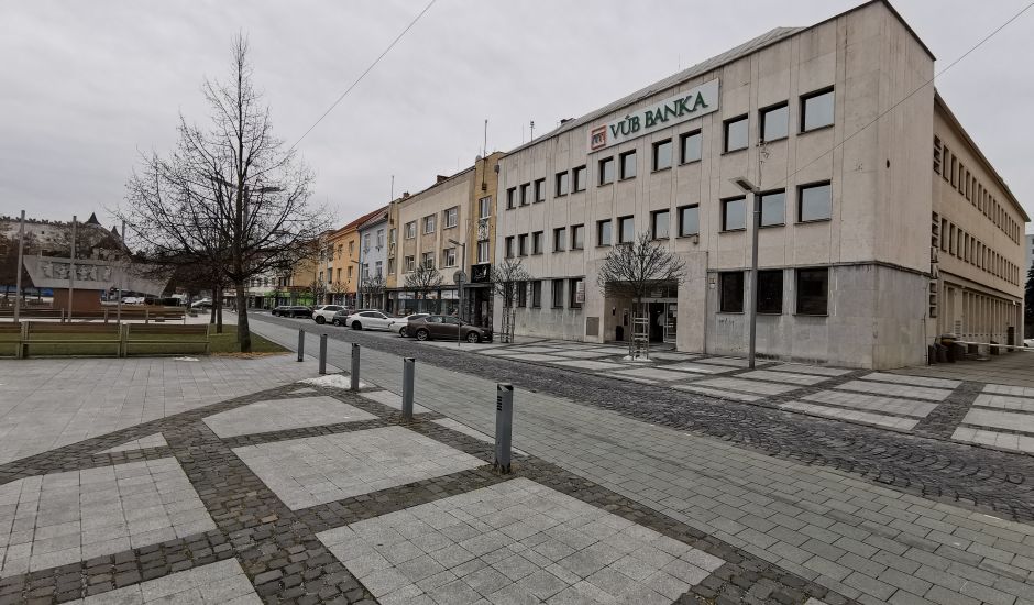 Administratívna budova v úplnom centre mesta Zvolen. Administratívna budova v úplnom centre mesta Zvolen.