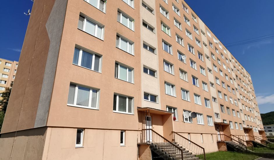 Dražba 3 - izbového bytu vo Veľkom Krtíši. Dražba 3 - izbového bytu vo Veľkom Krtíši.