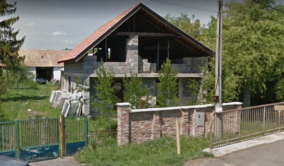 Rozostavaný RD na 53a pozemku v obci Panické Dravce, 5km od Lučenca Rozostavaný RD na 53a pozemku v obci Panické Dravce, 5km od Lučenca