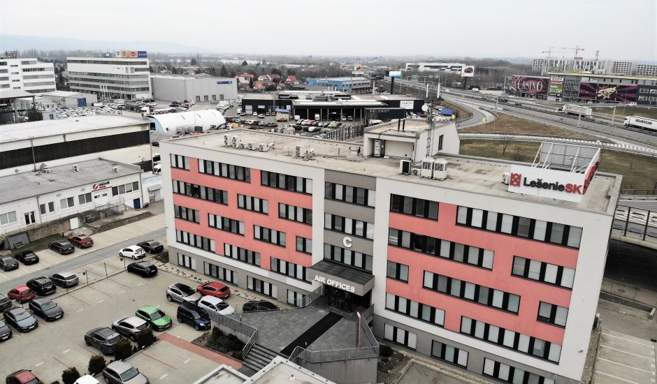 Predaj nebytových priestorov pri letisku. Predaj nebytových priestorov pri letisku.