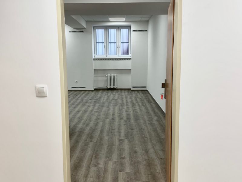 PREDAJ nebytových priestorov v centre Bratislavy na Gunduličovej ulici v lokalite Palisády a Prezidenský palác
