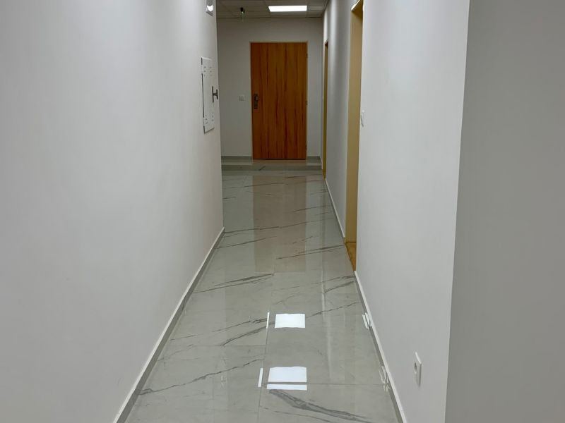PREDAJ nebytových priestorov v centre Bratislavy na Gunduličovej ulici v lokalite Palisády a Prezidenský palác