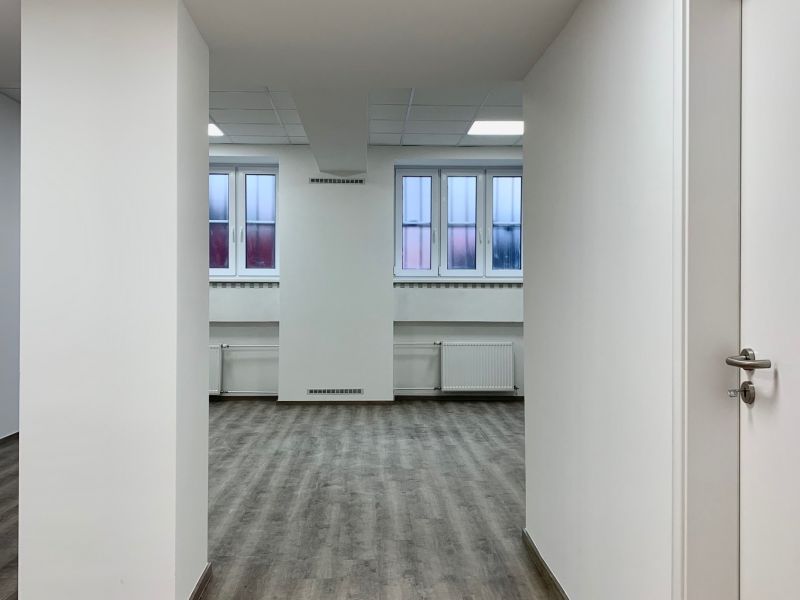 PREDAJ nebytových priestorov v centre Bratislavy na Gunduličovej ulici v lokalite Palisády a Prezidenský palác