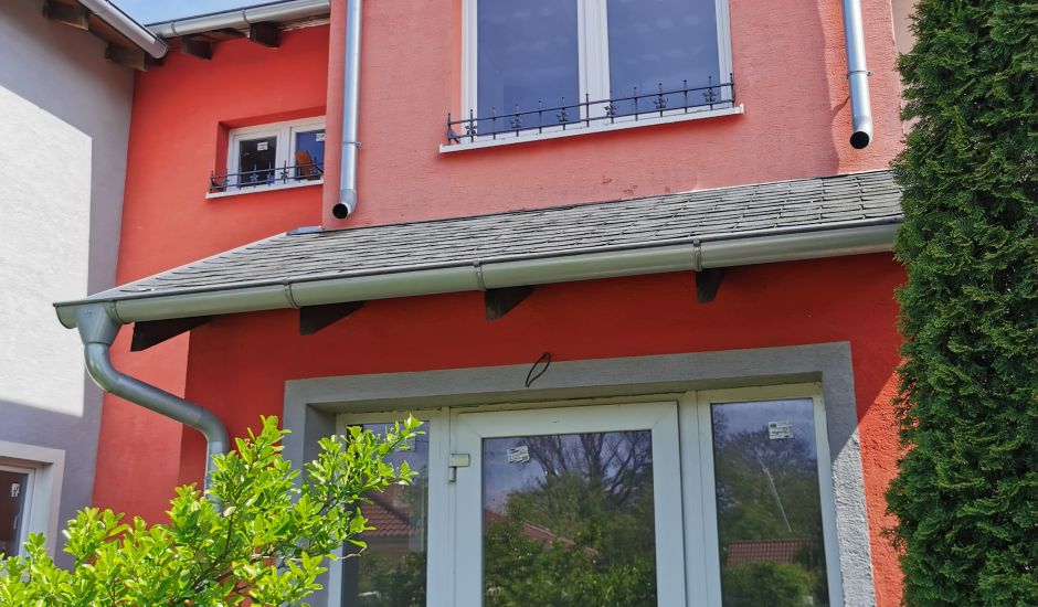 Dražba rodinného domu v radovej zástavbe v Blatnej na Ostrove Dražba rodinného domu v radovej zástavbe v Blatnej na Ostrove