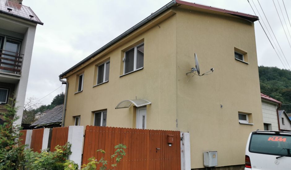 Dražba rodinného domu v Trenčianskej Teplej Dražba rodinného domu v Trenčianskej Teplej