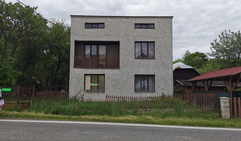 5-izbový rodinný dom v obci Makovce-Stropkov 5-izbový rodinný dom v obci Makovce-Stropkov