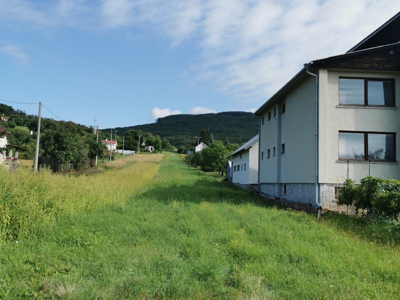 Pozemok v intraviláne obce Kaluža