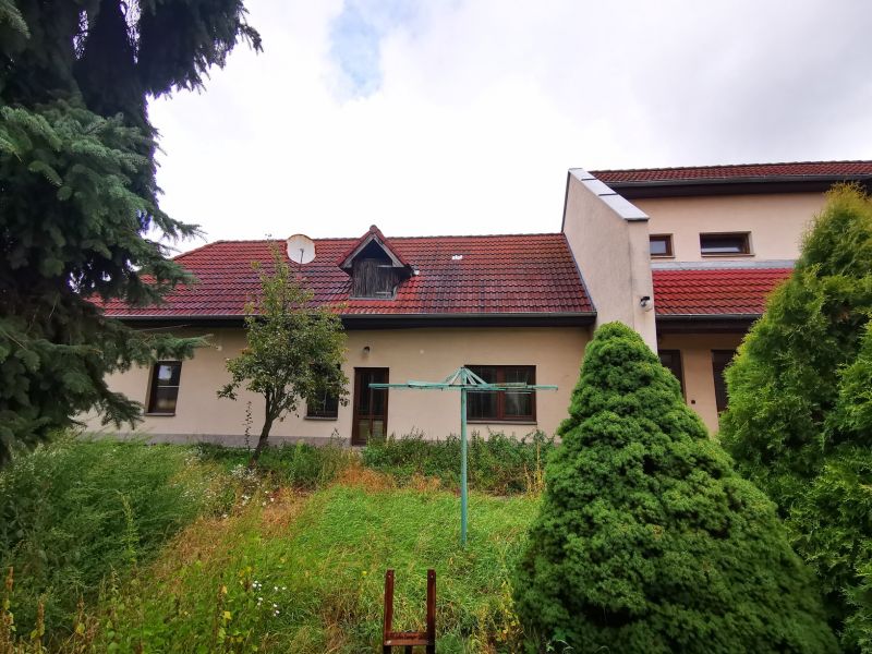 2 rodinné domy, 2 garáže na pozemku 1529 m2 Hronský Beňadik - Psiare