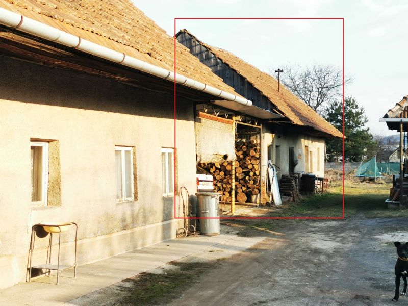 Dva staré menšie rodinné domy s pozemkom 212 m2 Partizánske- Veľké Bielice