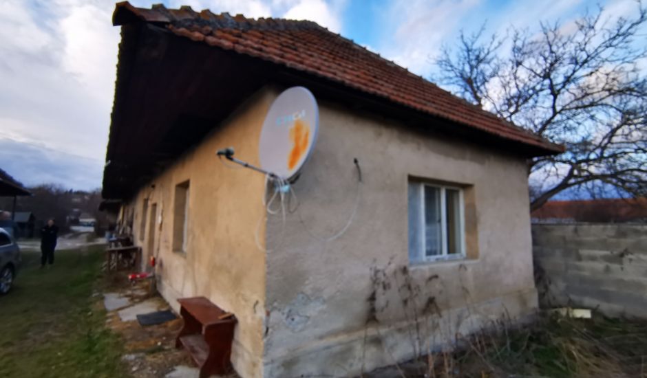 Dva staré menšie rodinné domy s pozemkom 212 m2 Partizánske- Veľké Bielice Dva staré menšie rodinné domy s pozemkom 212 m2 Partizánske- Veľké Bielice