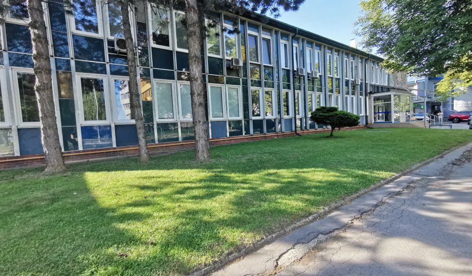 Exkluzívne ponúkame priestory na prenájom Exkluzívne ponúkame priestory na prenájom