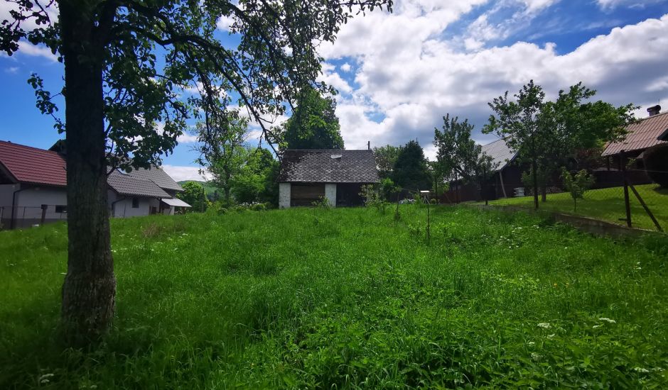 Stavebný pozemok s humnom 474 m2 Povina- Tatárovci Stavebný pozemok s humnom 474 m2 Povina- Tatárovci