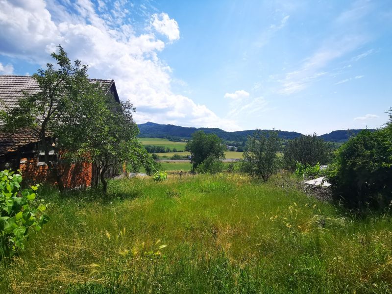 Rodinný dom s rozľahlým pozemkom 1 565 m2 v Lipníku len 7 km od Prievidze