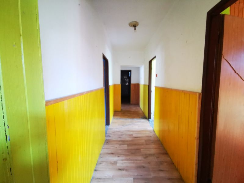 Rodinný dom s rozľahlým pozemkom 1 565 m2 v Lipníku len 7 km od Prievidze