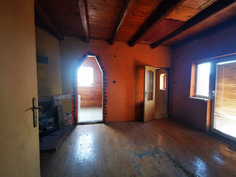 Rodinný dom s rozľahlým pozemkom 1 565 m2 v Lipníku len 7 km od Prievidze