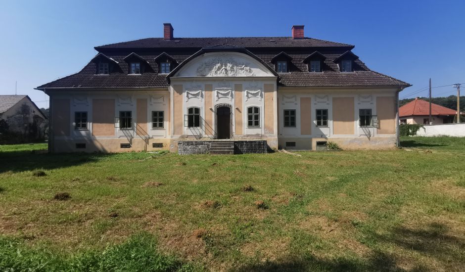 Predaj kaštieľa spoločnosťou U9 a.s. Predaj kaštieľa spoločnosťou U9 a.s.