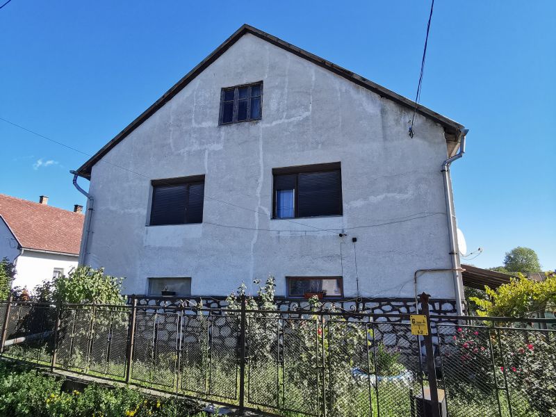 6 izbový rodinný dom v obci Karcsa