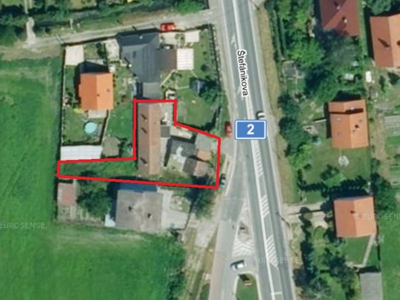 2 rodinné domy alebo stavebný pozemok vo Veľkých Levároch, 539m2