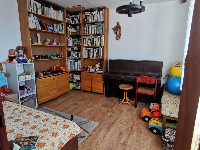 Exkluzívne iba u nás v ponuke! Rozľahlý slnečný 4 izbový bytík
