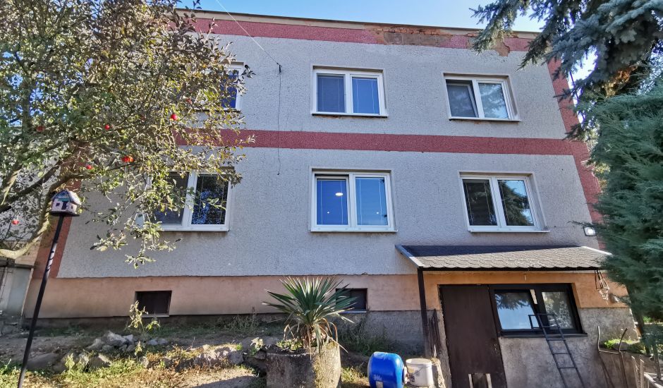 Čiastočne zrekonštruovaný rodinný dom v obci Žíp Čiastočne zrekonštruovaný rodinný dom v obci Žíp