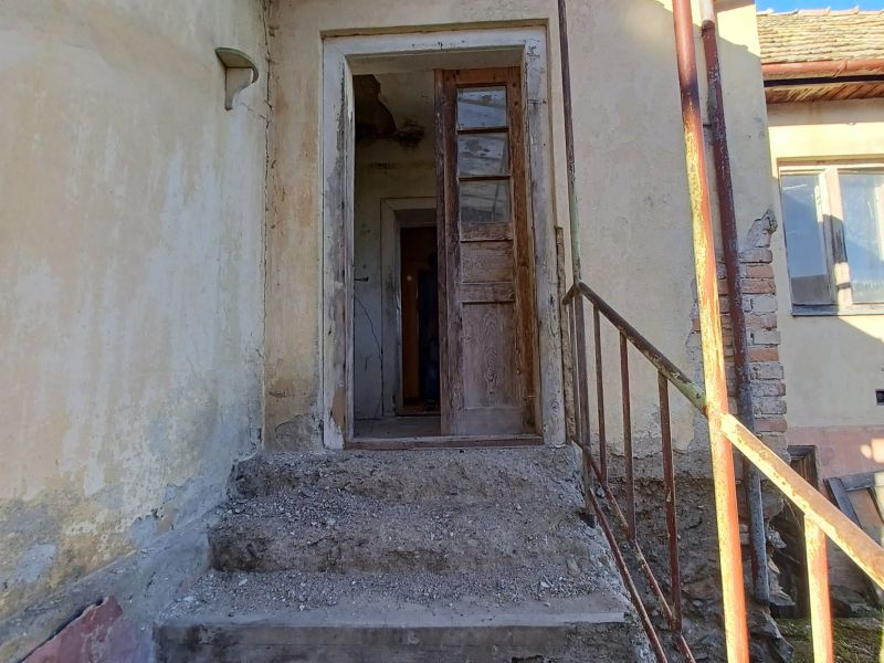 Rodinný dom v pôvodnom stave v obci Hrnčiarska Ves