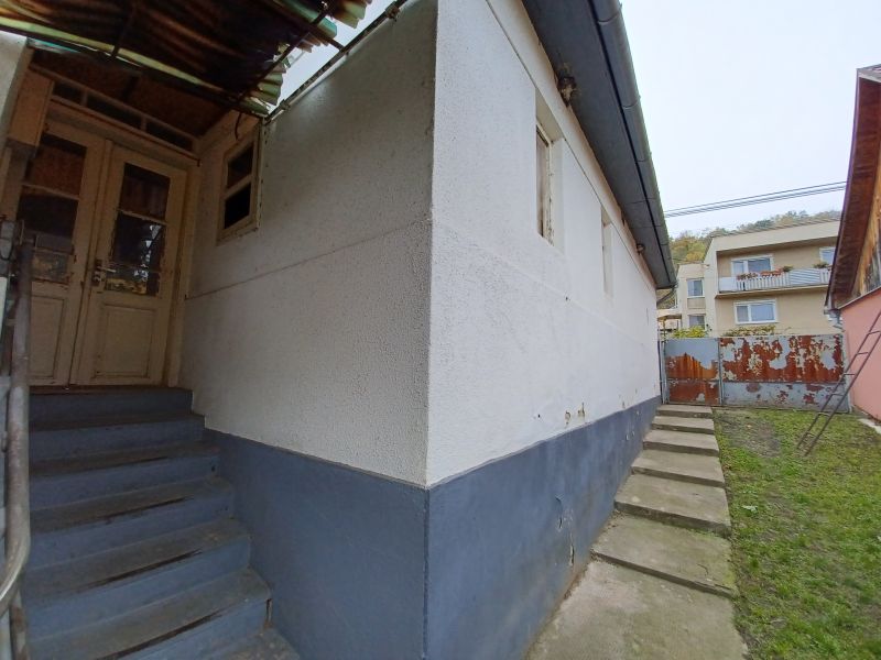 Rodinný dom s garážou v obci Plášťovce