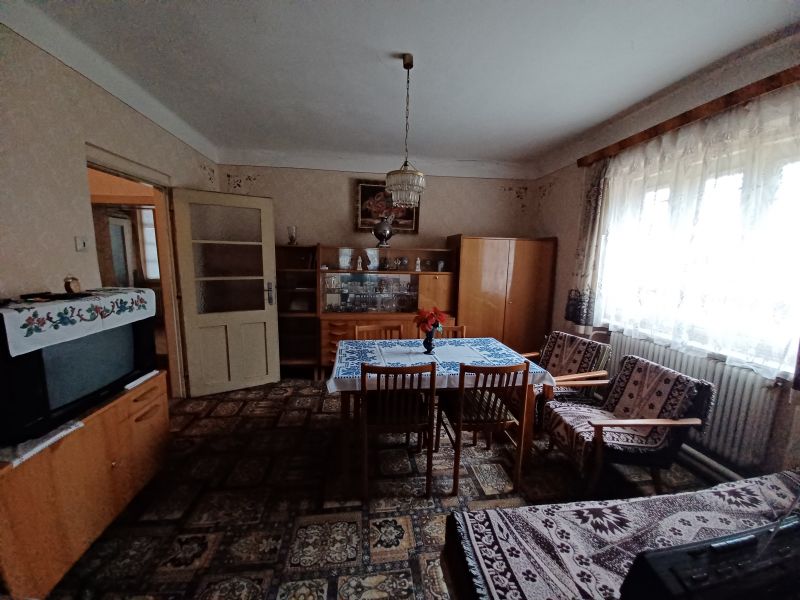 Rodinný dom s garážou v obci Plášťovce