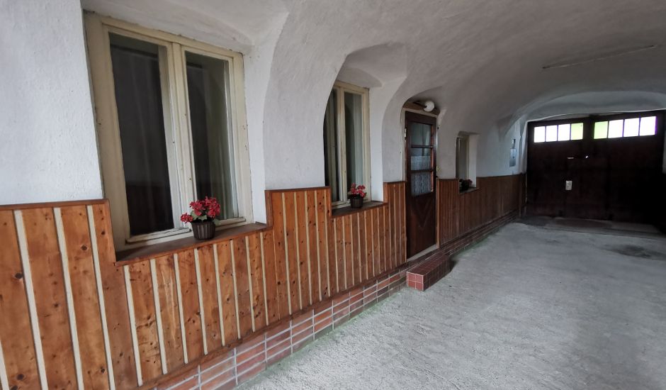 Lukratívna ponuka veľkého meštianskeho domu v centre Nálepkova s obrovským pozemkom 79á, vhodný na podnikanie Lukratívna ponuka veľkého meštianskeho domu v centre Nálepkova s obrovským pozemkom 79á, vhodný na podnikanie