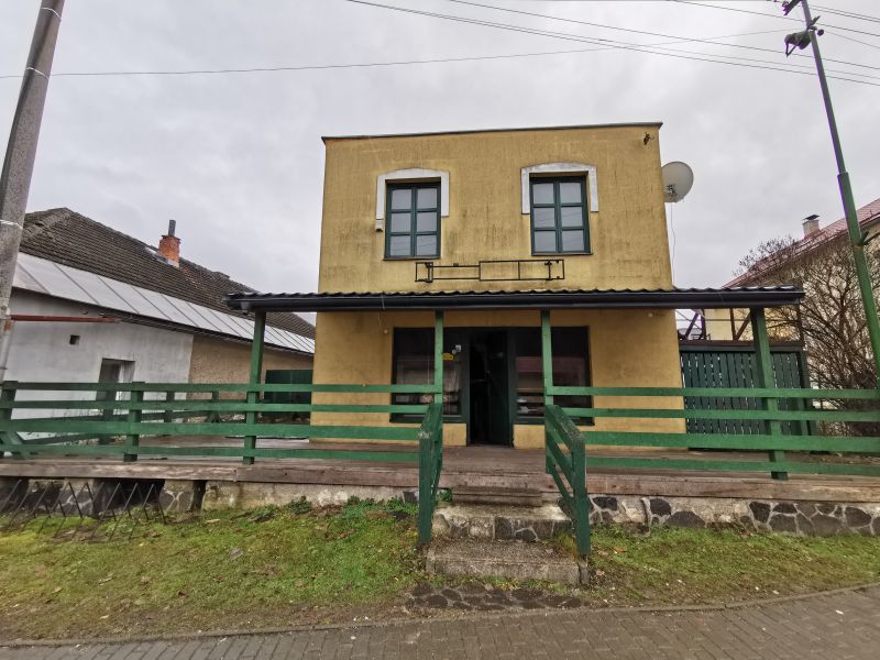Exkluzívne ponúkame 2-poschodový rodinný dom v srdci obce Mníšek nad Hnilcom