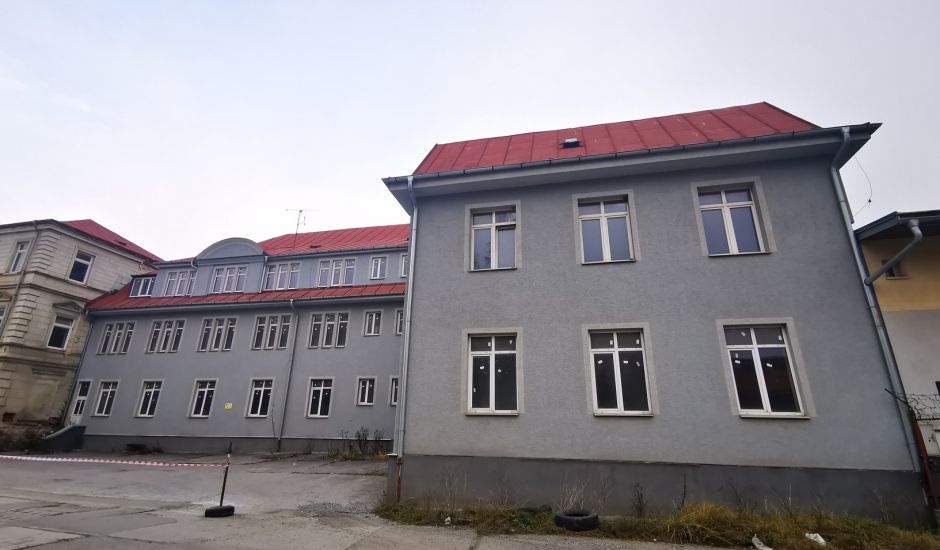 Administratívna budova v Ružomberku. Administratívna budova v Ružomberku.