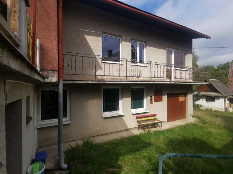 Dražba dvoch domov s. č. 110 a 111 s pozemkami v obci Kurov 