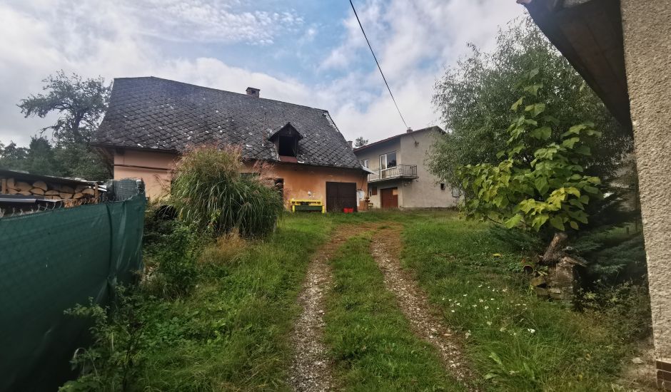 Dražba dvoch domov s. č. 110 a 111 s pozemkami v obci Kurov Dražba dvoch domov s. č. 110 a 111 s pozemkami v obci Kurov