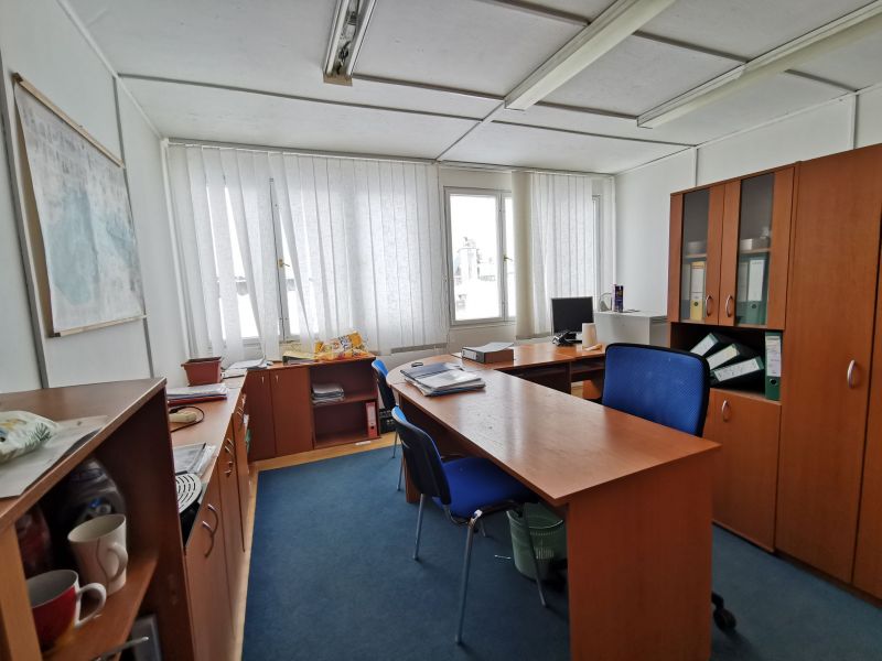 Areál lomu spolu s obaľovacou súpravou a príslušenstvom v Hornej Mičinej