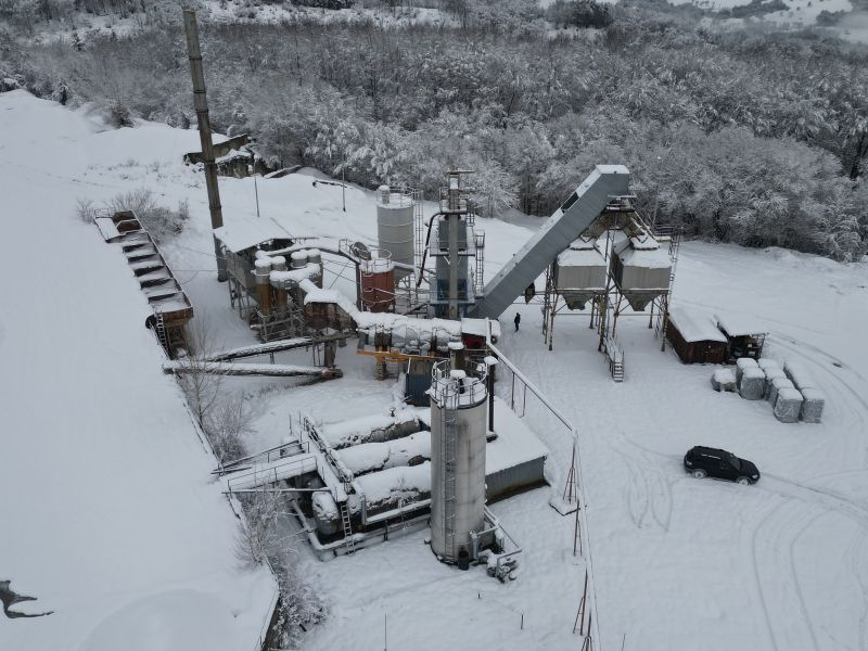 Areál lomu spolu s obaľovacou súpravou a príslušenstvom v Hornej Mičinej