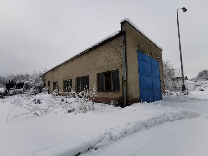 Areál lomu spolu s obaľovacou súpravou a príslušenstvom v Hornej Mičinej