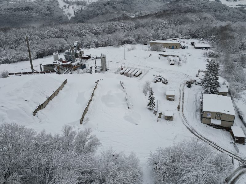 Areál lomu spolu s obaľovacou súpravou a príslušenstvom v Hornej Mičinej