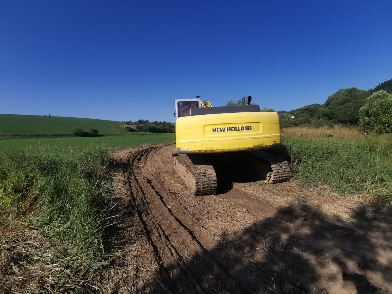 Dražba pásového rýpadla NEW Holland E305