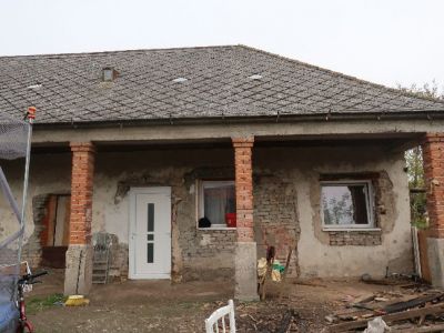 Dražba spoluvlastníckeho podielu na nehnuteľnostiach v Jelke