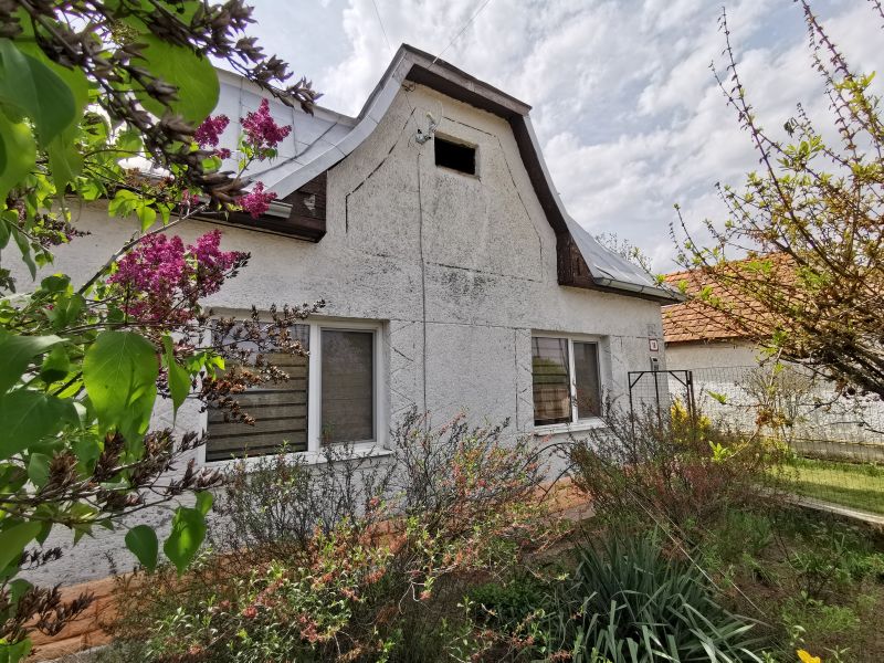 Exkluzívne ponúkame zrekonštruovaný rodinný dom vo Veľkom Horeši