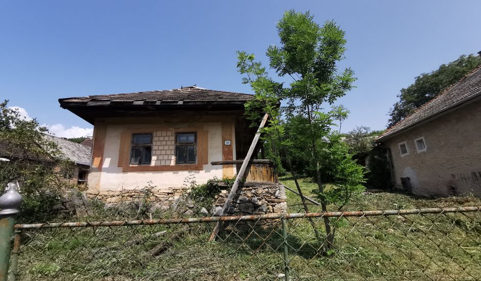 11á pozemok s rozprávkovou chalúpkou v obci Silická Jablonica 11á pozemok s rozprávkovou chalúpkou v obci Silická Jablonica