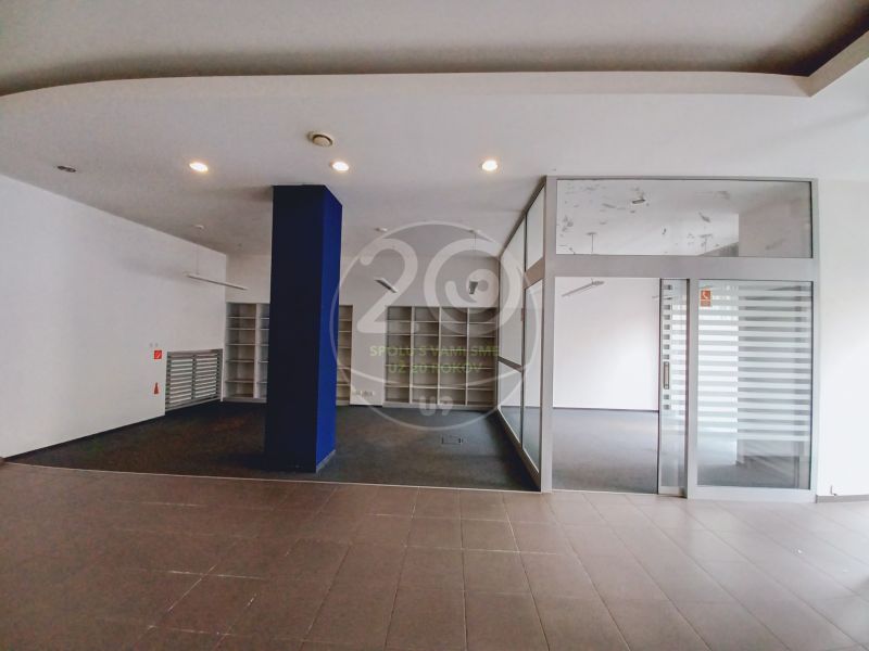 PREDAJ - Budova v centre mesta Lučenec