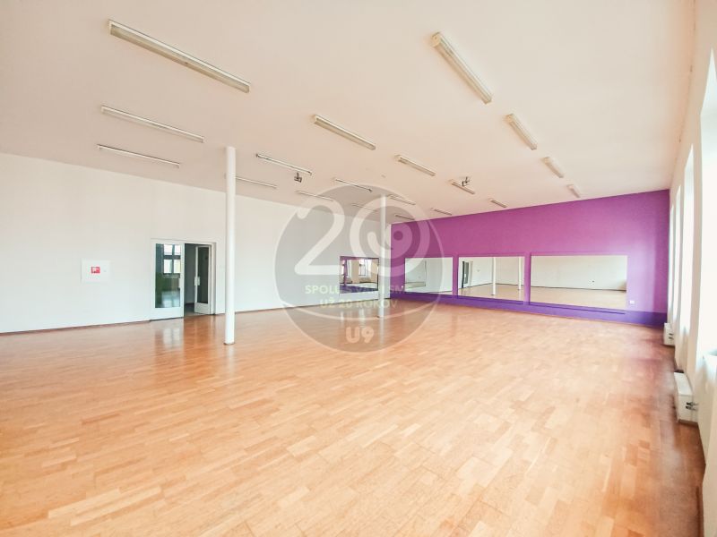 PREDAJ - Budova v centre mesta Lučenec