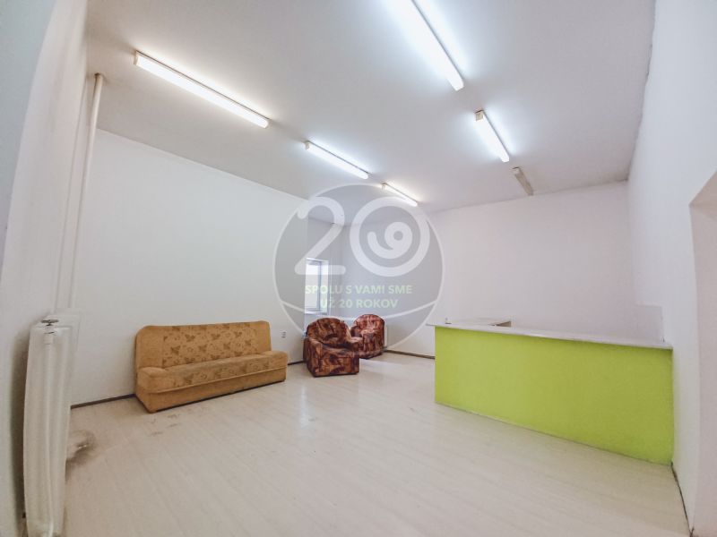 PREDAJ - Budova v centre mesta Lučenec