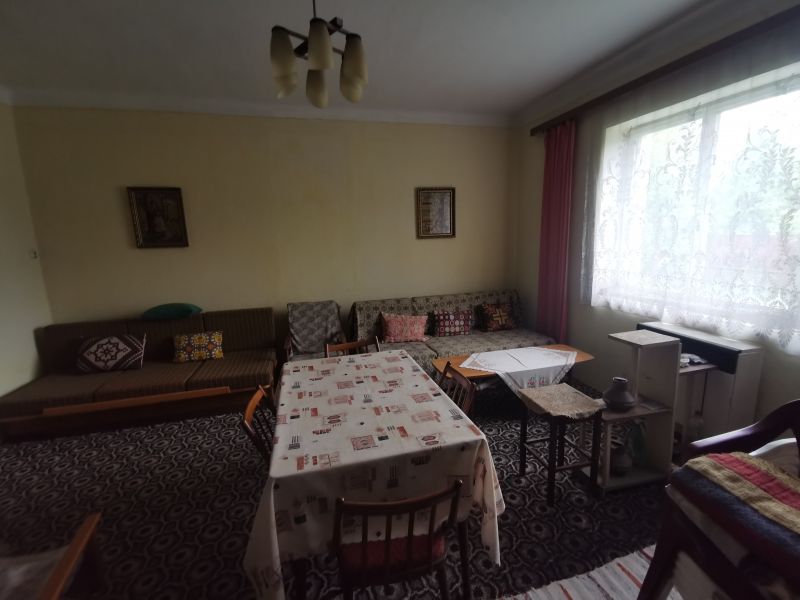 EXKLUZÍVNE! Predaj rodinného domu  - menšia hospodárska usadlosť v obci Nová Vieska - Arad